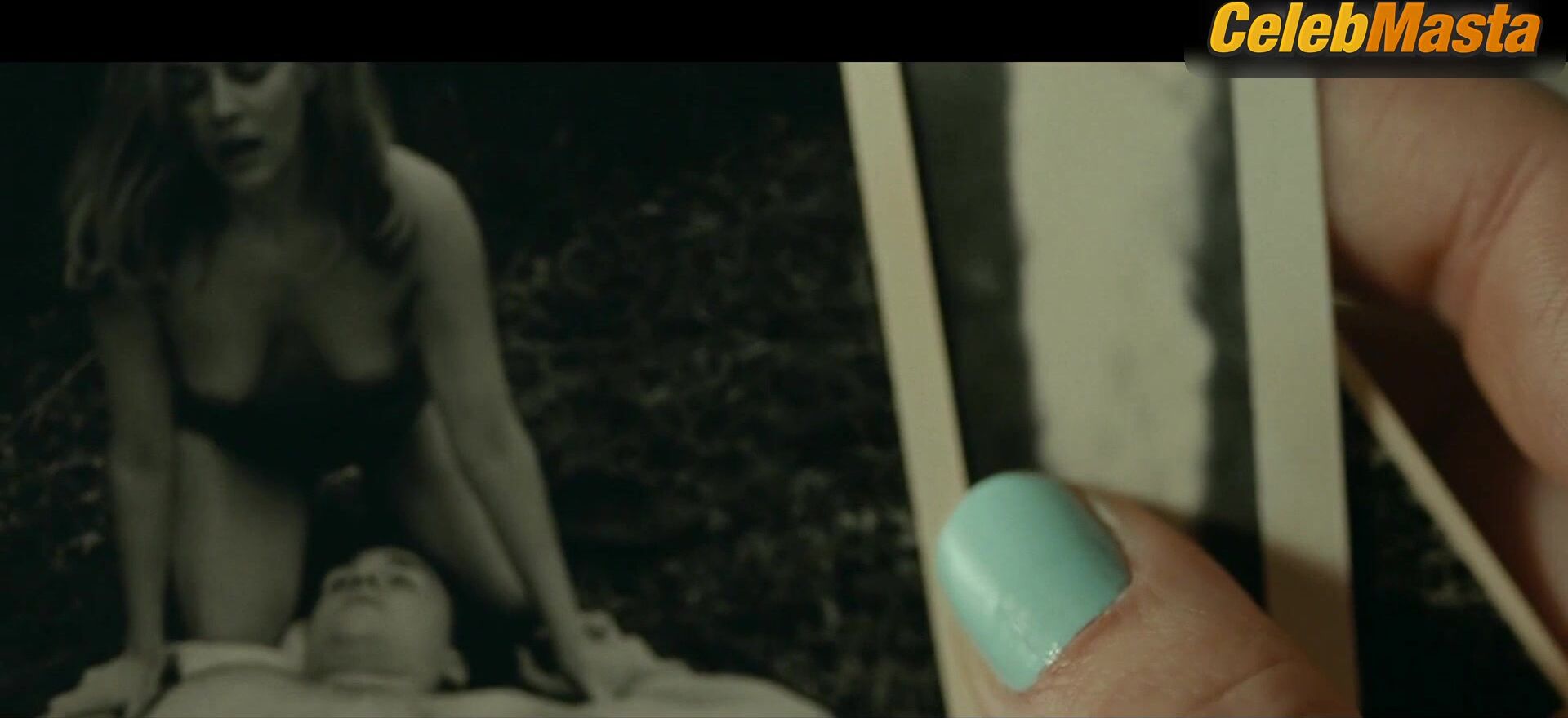 Riley Keough Tits, Underwear Scene From The Devil All The - Photo 2 of 5 photo 4