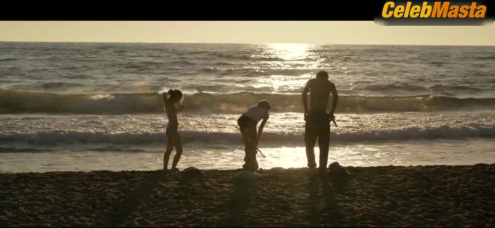 Alicia Vikander Riley Keough And Tits, Underwear Scene From - Photo 1 of 5