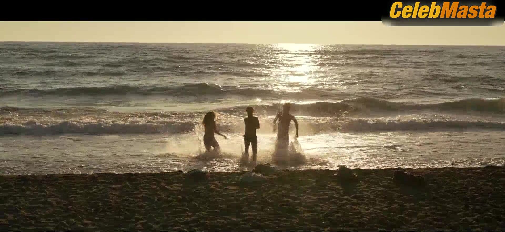 Alicia Vikander Riley Keough And Tits, Underwear Scene From - Photo 1 of 5 photo 5