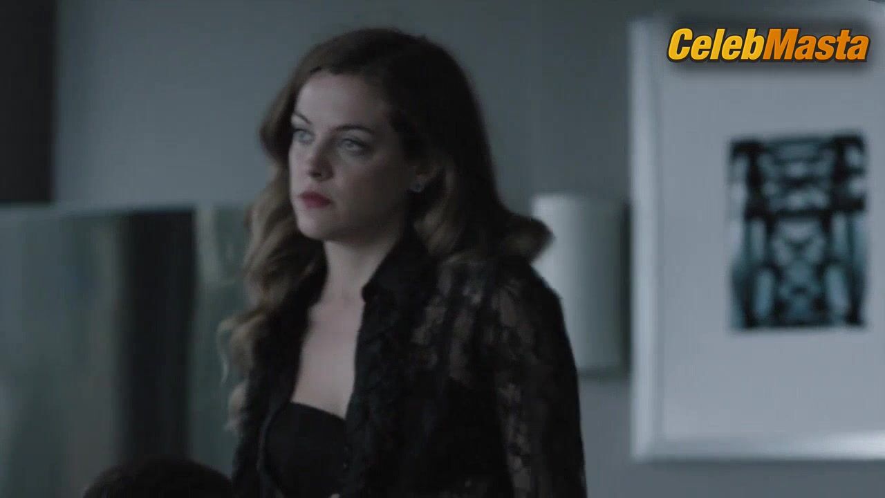 Riley Keough Bares Nude Scene In The Girlfriend Experience - Photo 1 of 5 photo 4
