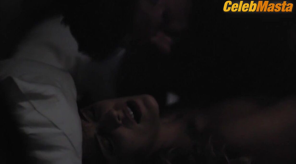 Daryl Hannah And Riley Keough Reveal Nude Scene In The - Photo 1 of 5