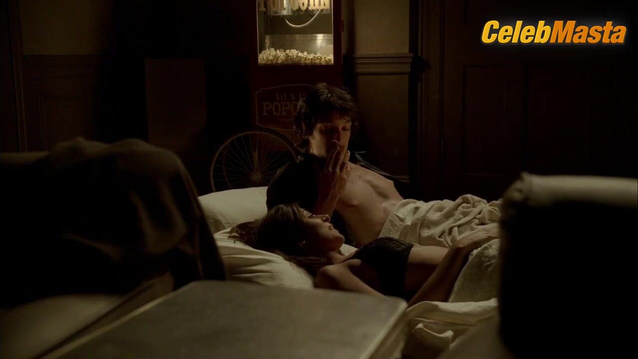 Jamie-lynn Sigler ’s Underwear Scene From The Sopranos - Photo 1 of 5 photo 2