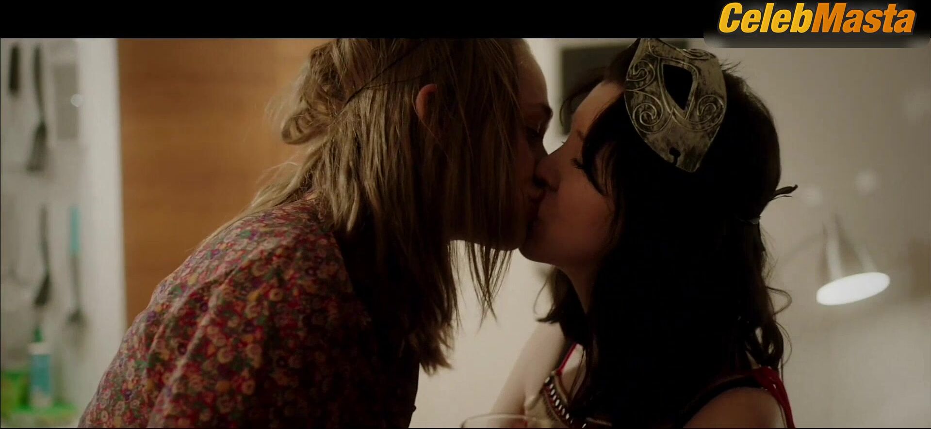 Alice Lowe Jemima Kirke And ’s Lesbian Scene From - Photo 2 of 5 photo 1
