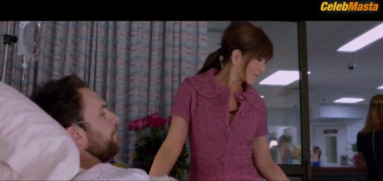 Jennifer Aniston Tits And Underwear Scene From Horrible - Photo 1 of 5 photo 4