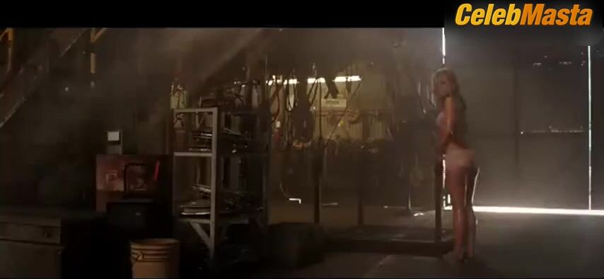 Jennifer Aniston Ass, Tits Scene From We’re The Millers - Photo 1 of 5 photo 5