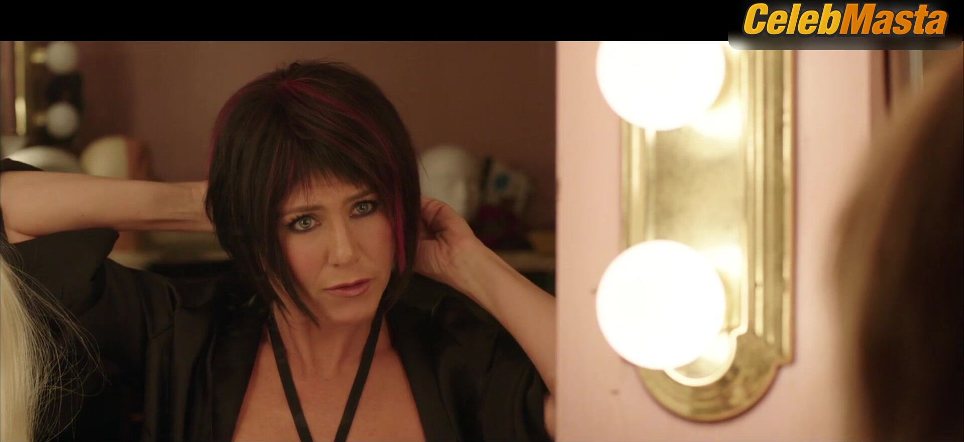 Jennifer Aniston And Laura-leigh Underwear Scene From - Photo 1 of 5 photo 4