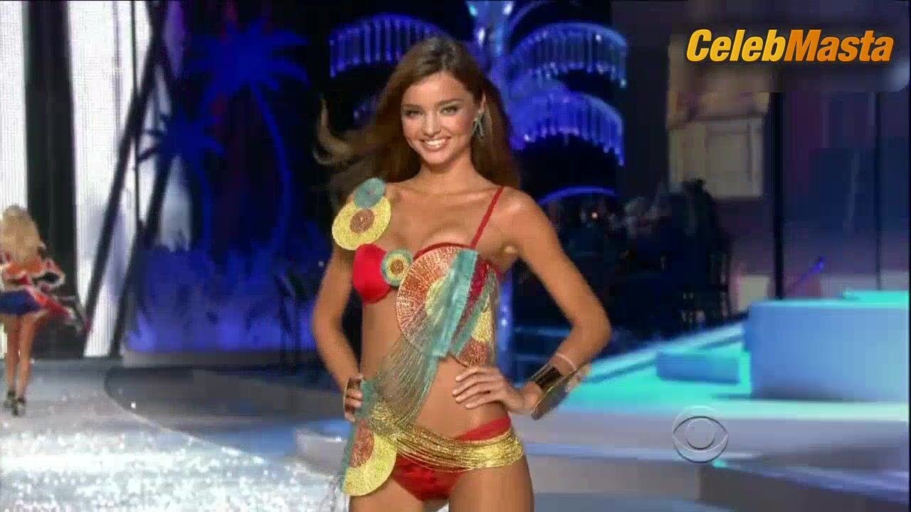 Miranda Kerr Underwear Scene From Victoria’s Secret - Photo 2 of 5