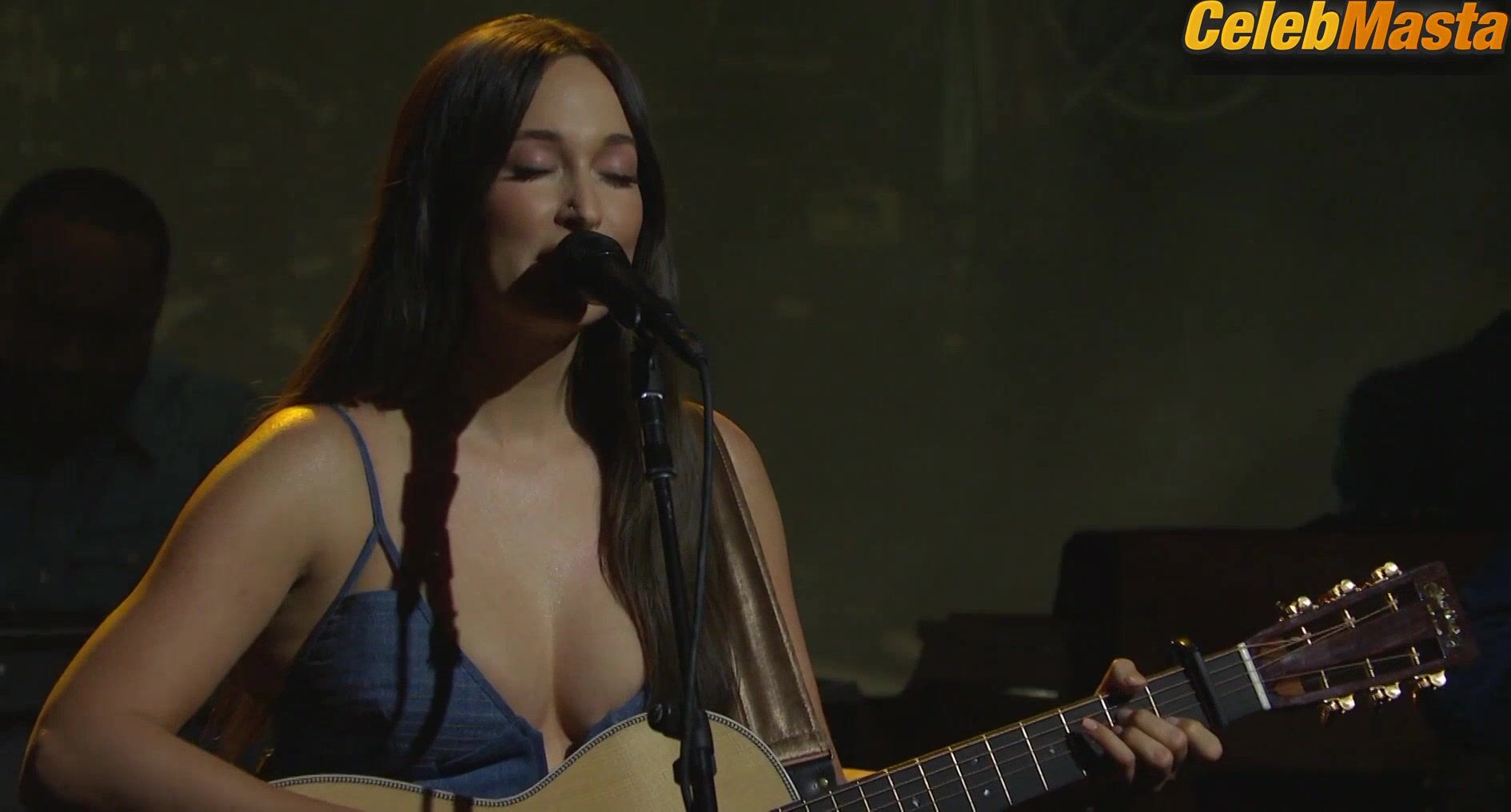 Kacey Musgraves Reveals All In A Hot Scene From Saturday - Photo 1 of 5 photo 2