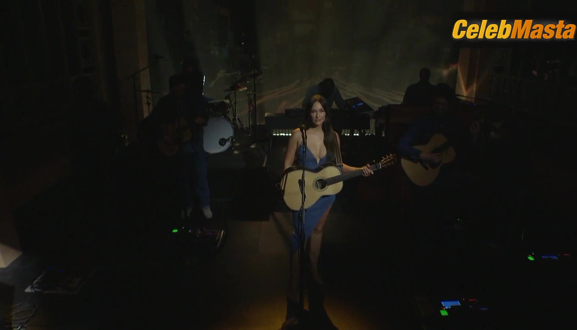 Kacey Musgraves Reveals All In A Hot Scene From Saturday - Photo 1 of 5 photo 5