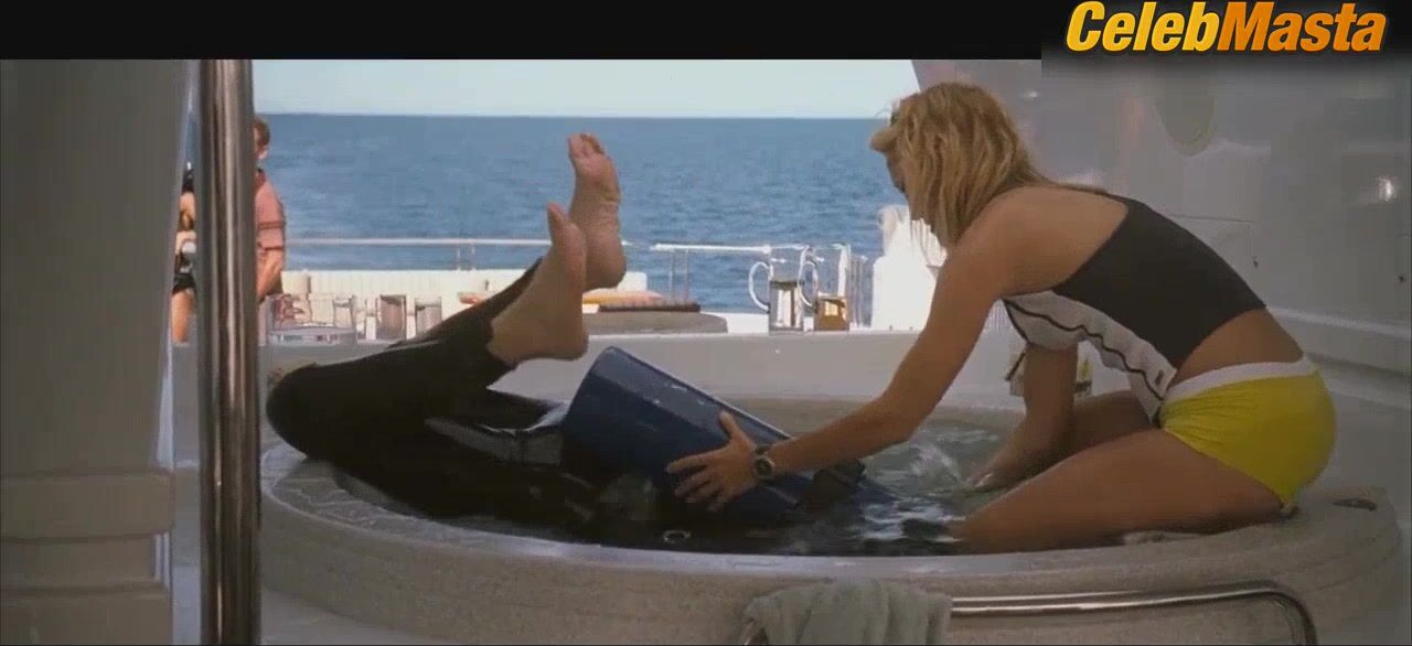Kate Hudson Sexy Scene From Fool’s Gold - Photo 2 of 5