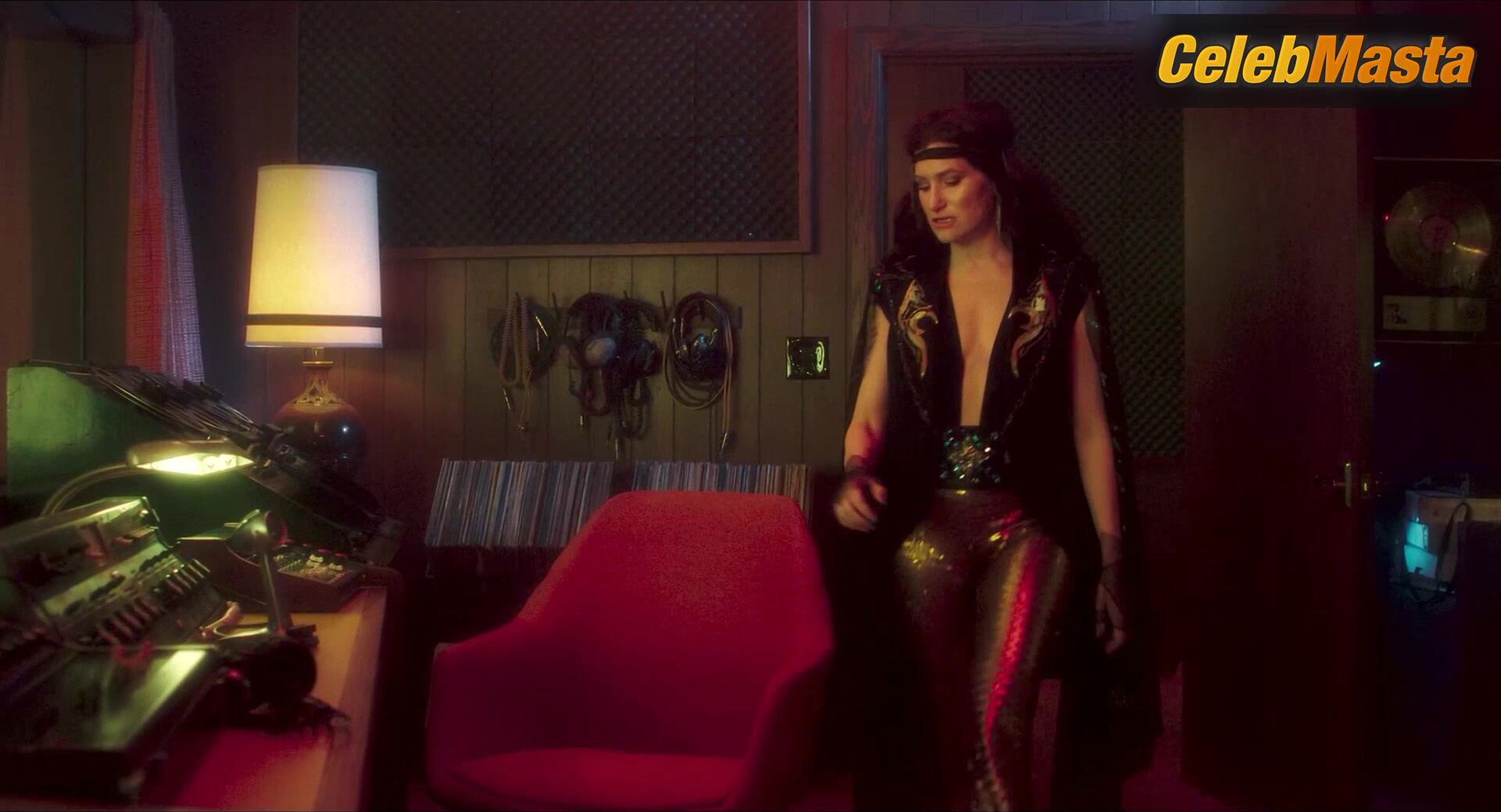 Aubrey Plaza Kathryn Hahn And ’s Hot Scene In - Photo 2 of 5 photo 1