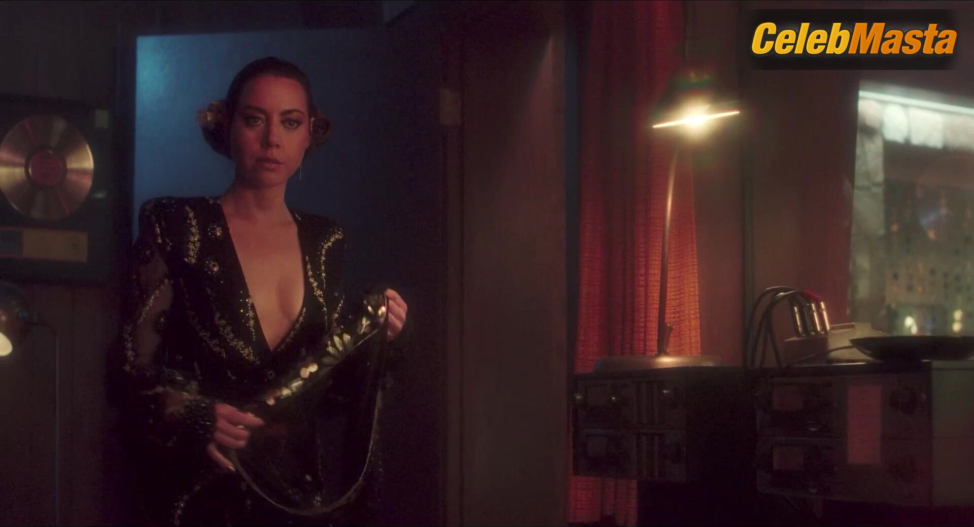 Aubrey Plaza Kathryn Hahn And ’s Hot Scene In - Photo 2 of 5