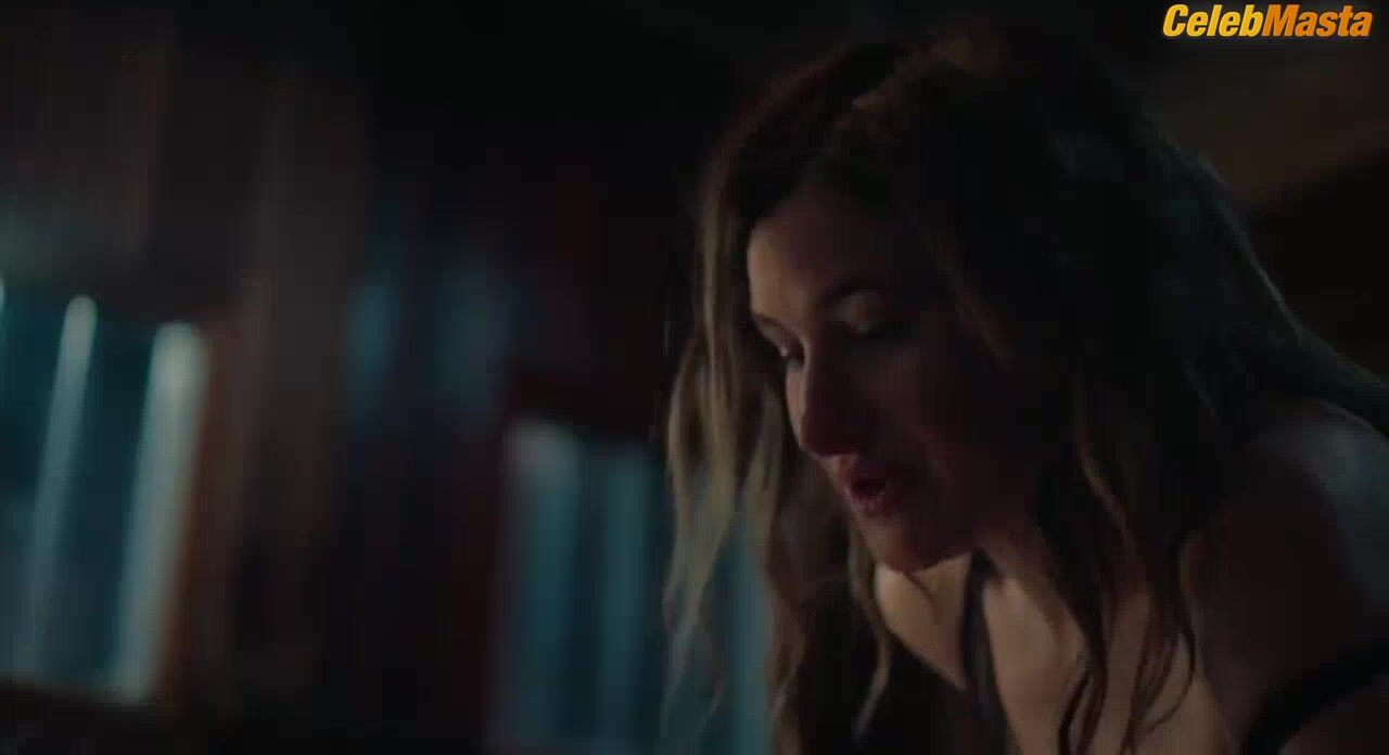 Kathryn Hahn Ass, Tits Scene In Mrs. Fletcher - Photo 3 of 5 photo 5