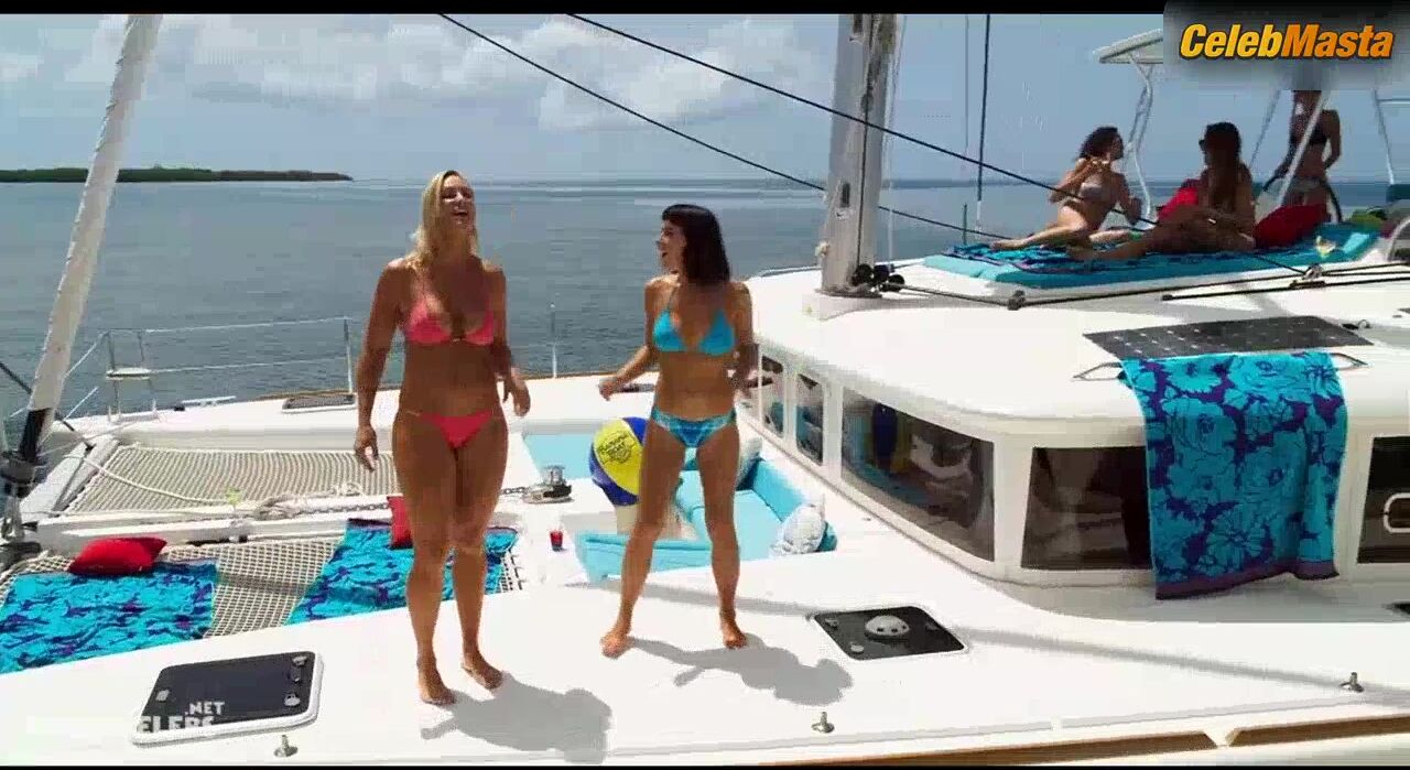 Kathryn Hahn ’s Tits Scene From The Do-over - Photo 3 of 5 photo 1