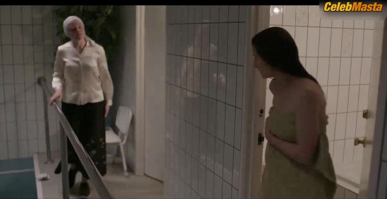 Kathryn Hahn Tits Scene From Transparent - Photo 2 of 5 photo 4