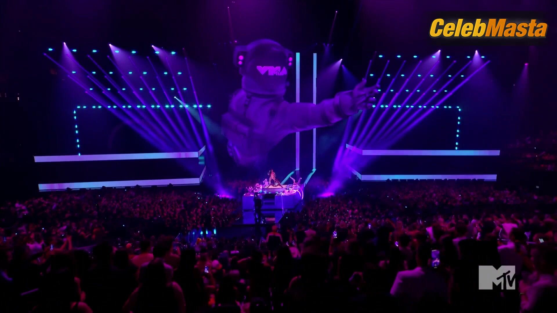 Doechii Katy Perry And ’s Lesbian Scene At Mtv - Photo 2 of 5 photo 5