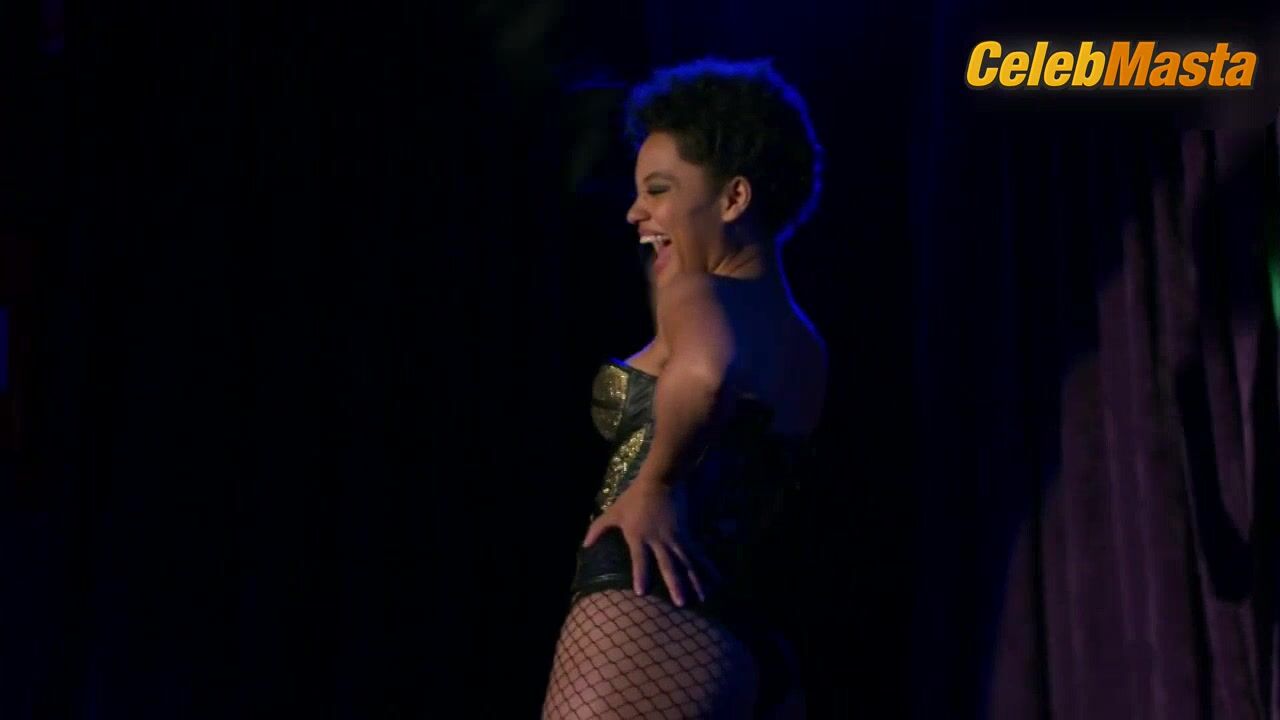 Kiersey Clemons ’s Underwear Scene In Easy - Photo 1 of 5 photo 4