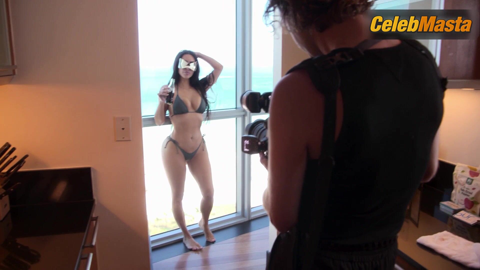 Kim Kardashian West ’s Swimsuit Scene In The Kardashians - Photo 3 of 5 photo 5