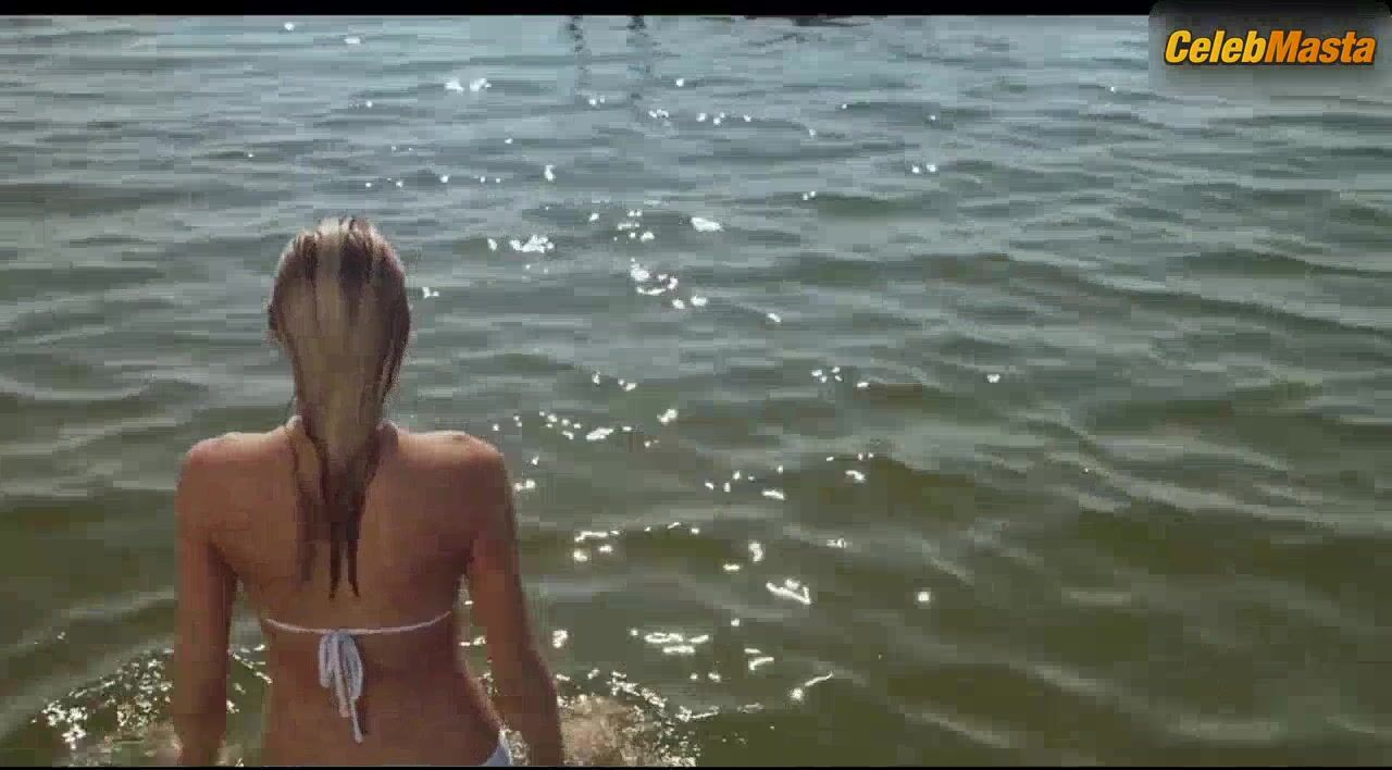 Sara Paxton ’s Tits, Underwear Scene In Shark - Photo 1 of 5