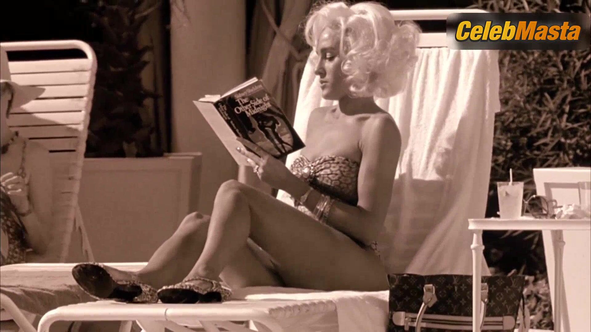 Sarah Jessica Parker Tits, Swimsuit Scene From Honeymoon In Vegas - Photo 3 of 5 photo 1