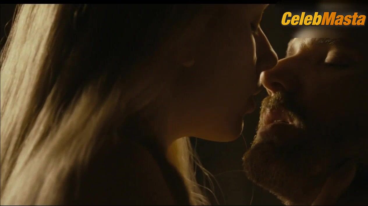 Scarlett Johansson Sexy Scene From The Other Boleyn Girl - Photo 1 of 5 photo 2