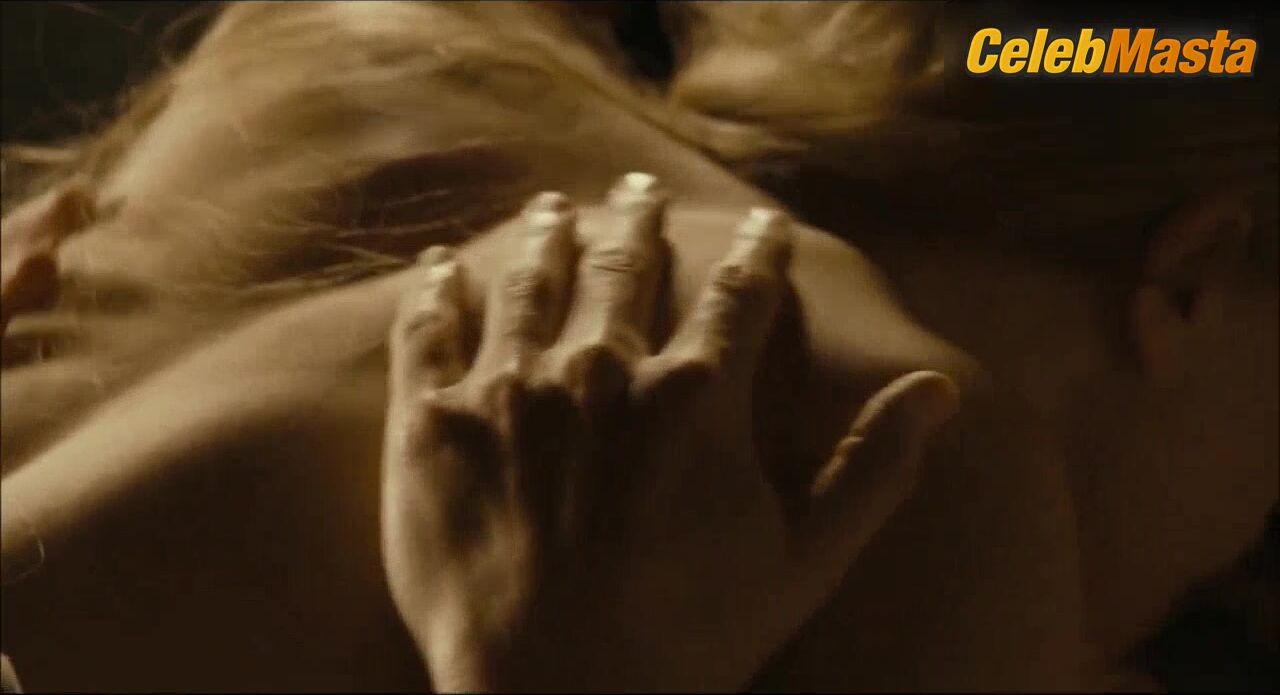 Scarlett Johansson Sexy Scene From The Other Boleyn Girl - Photo 1 of 5 photo 5