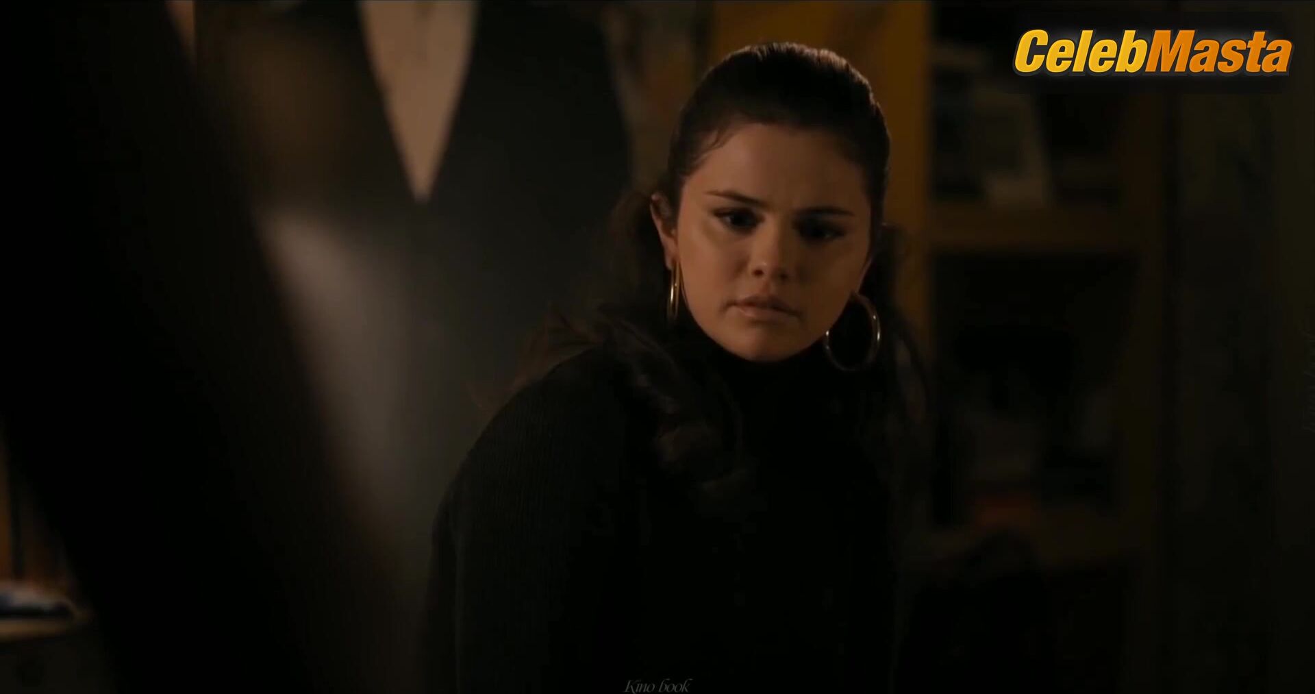 Selena Gomez Sexy Scene From Only Murders In The Building - Photo 1 of 5 photo 2