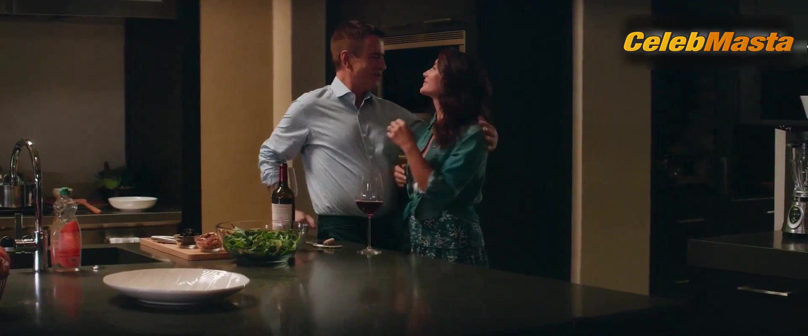 Kristin Davis Sexy Scene From Deadly Illusions - Photo 2 of 5 photo 1