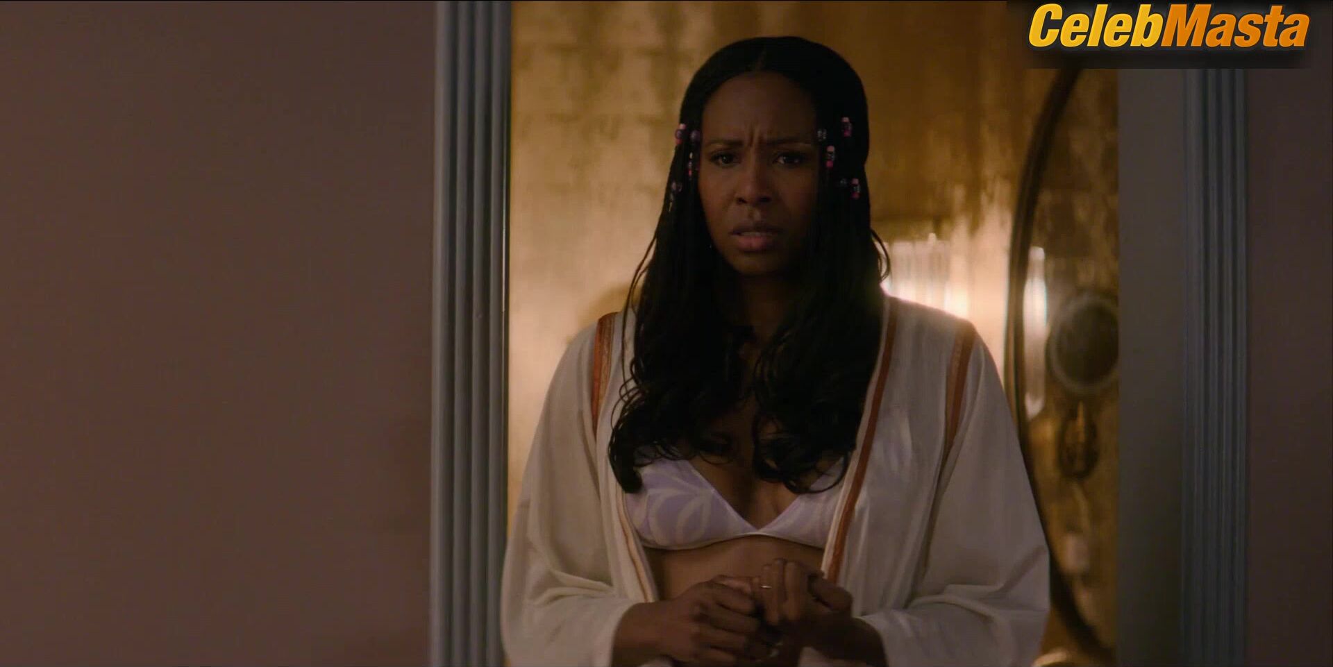 Sydelle Noel ’s Underwear Scene From Glow - Photo 1 of 5 photo 5