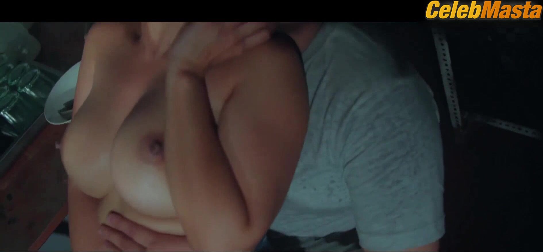 Lea Bernabe Tits Scene In Silip - Photo 1 of 5 photo 5