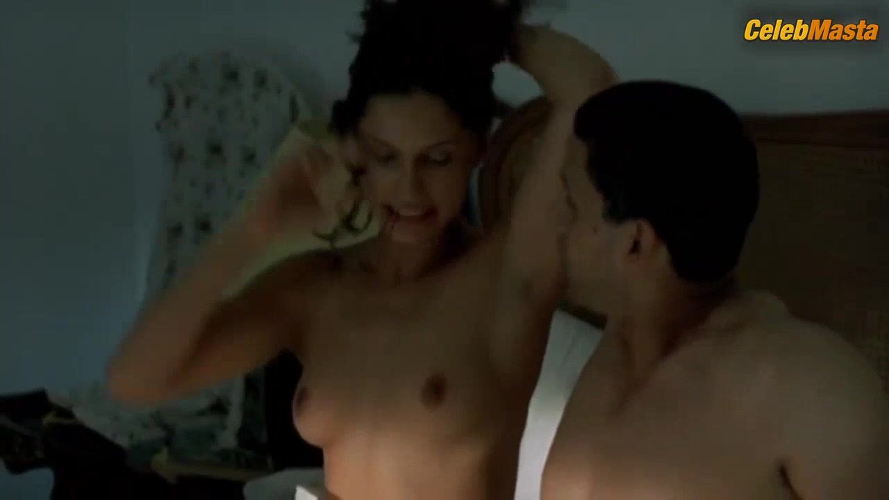Leonor Varela ’s Ass, Tits Scene In Pas Si Grave - Photo 1 of 5 photo 4