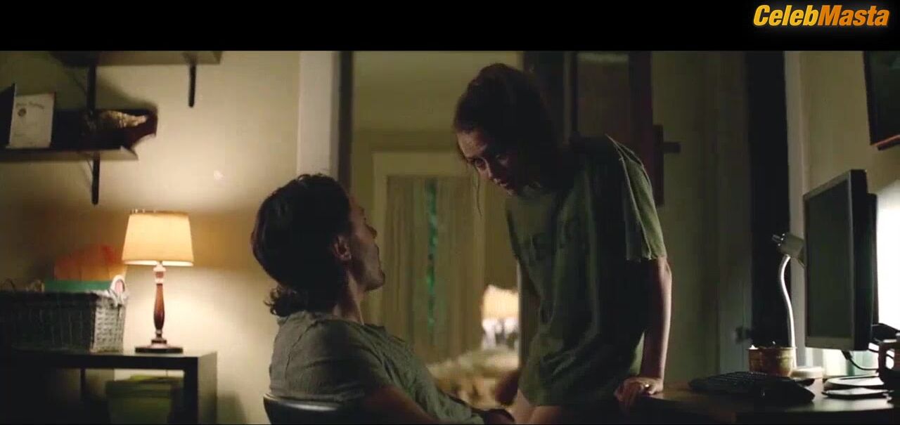 Teresa Palmer ’s Booty Scene From Triple 9 - Photo 1 of 5 photo 2