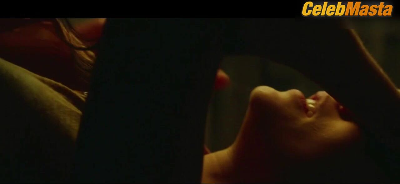 Teresa Palmer ’s Underwear Scene In The Choice - Photo 1 of 5 photo 4