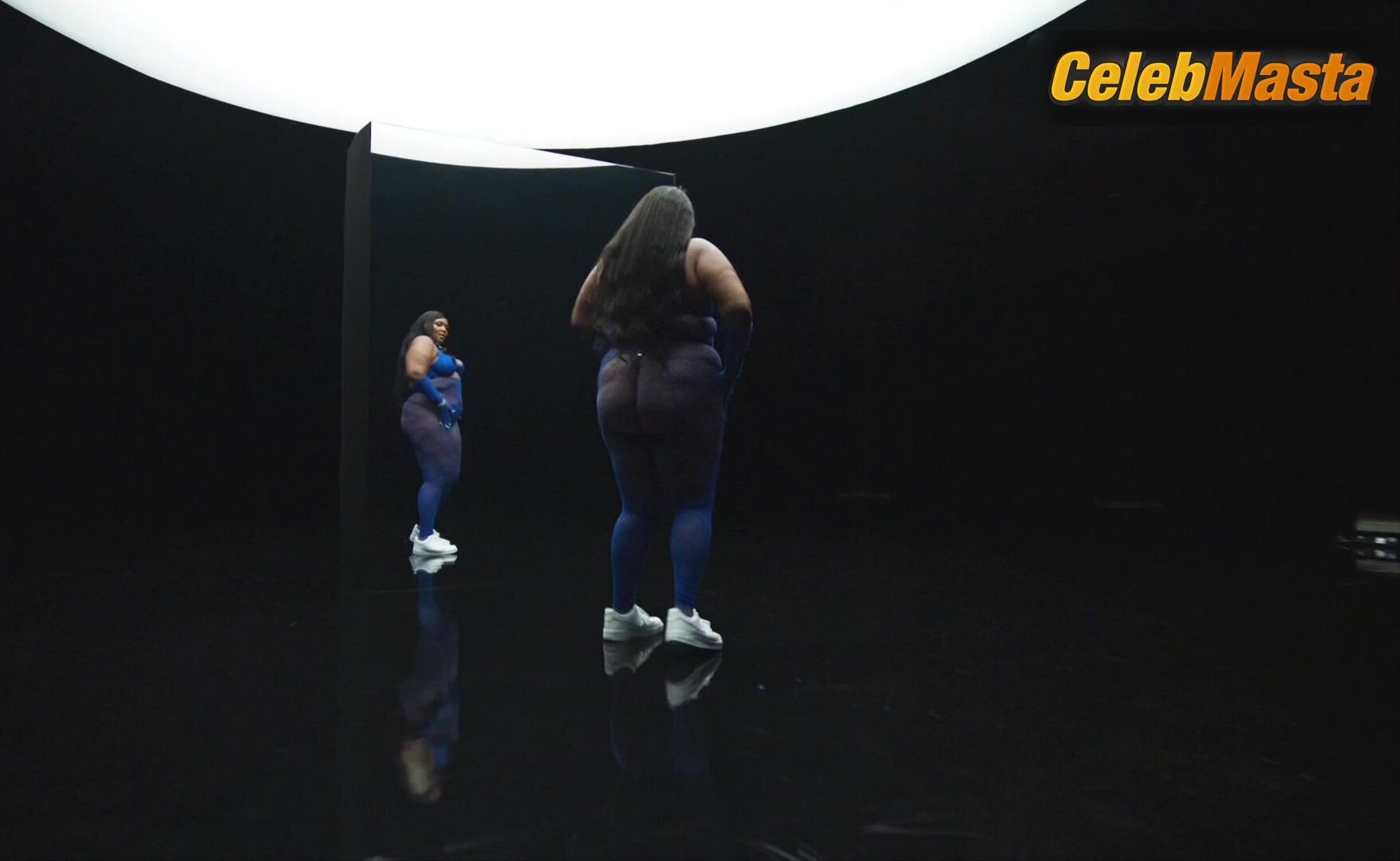 Lizzo ’s Thong Scene In Savage X Fenty Show - Photo 2 of 5 photo 1