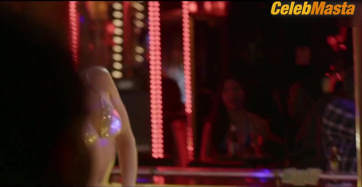 Trace Lysette ’s Swimsuit, Thong Scene In Transparent - Photo 1 of 5 photo 5