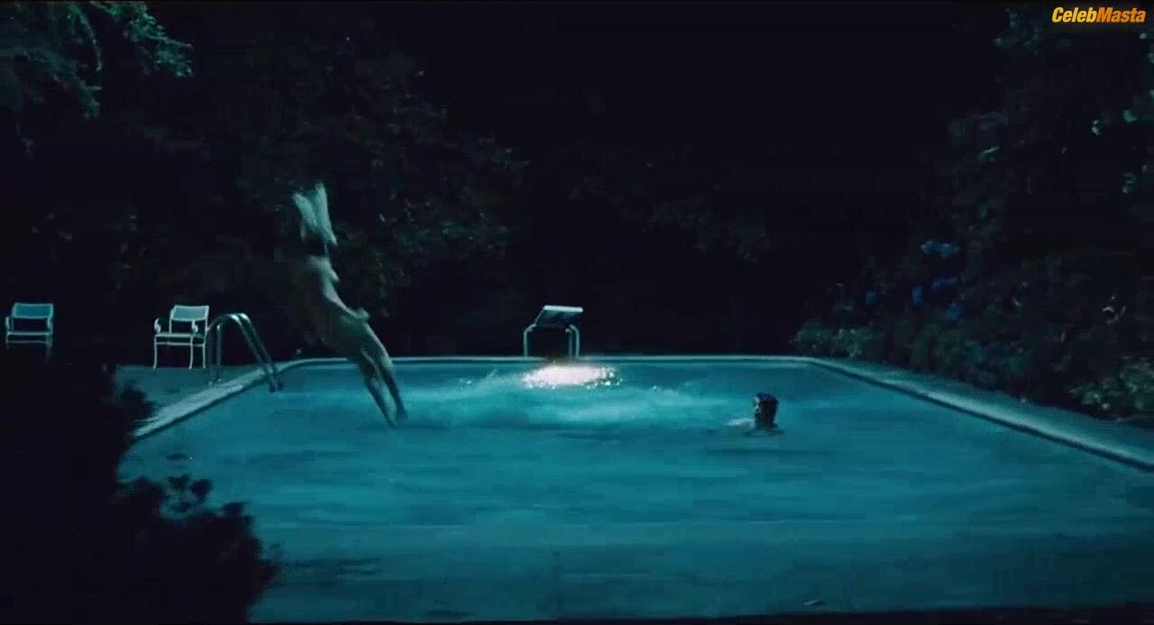 Maude Apatow Flaunts Ass, Tits In Euphoria Scene - Photo 3 of 5 photo 2