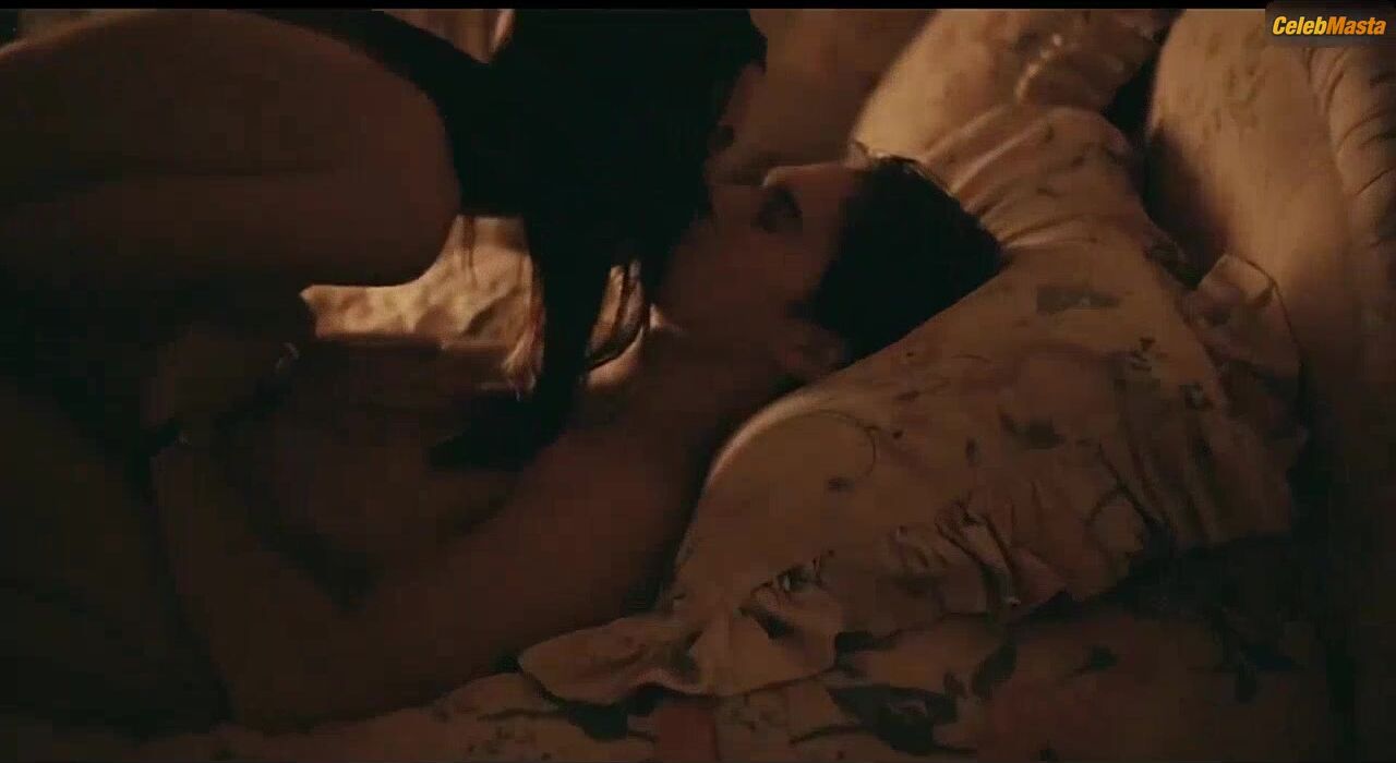 Maude Apatow Flaunts Ass, Tits In Euphoria Scene - Photo 3 of 5 photo 4