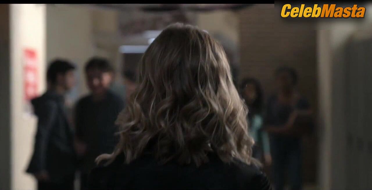 Willa Fitzgerald Booty And Underwear Scene, Dare Me - Photo 1 of 5