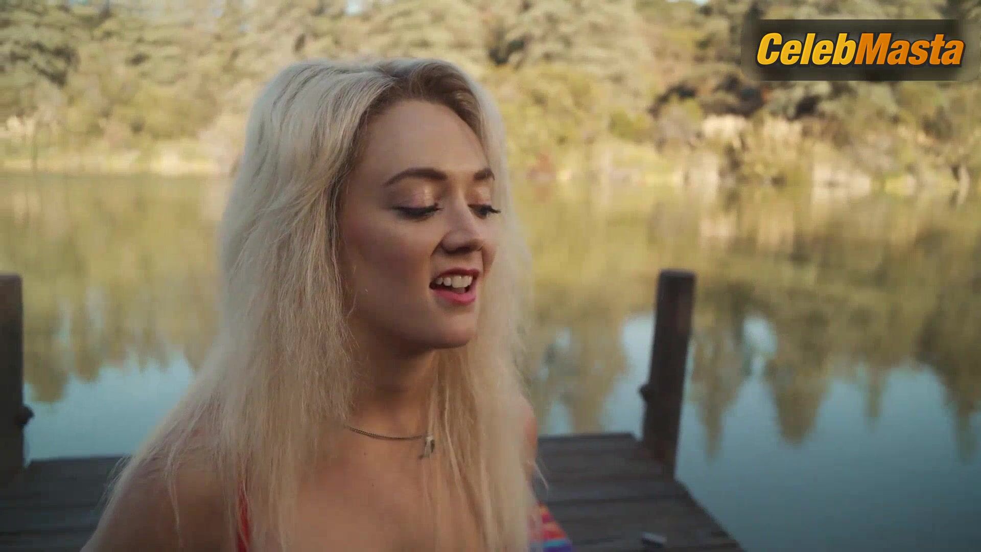 Billie Lourd Swimsuit Scene In American Horror Story - Photo 1 of 5 photo 5