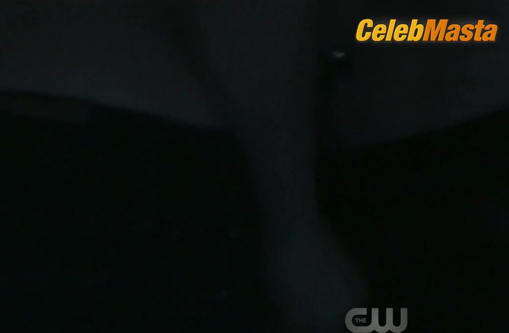 Peyton List ’s Underwear Scene From Frequency - Photo 2 of 5