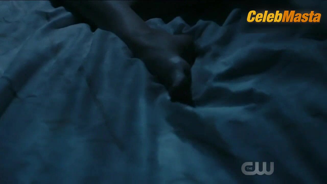 Peyton List ’s Underwear Scene From Frequency - Photo 2 of 5 photo 5
