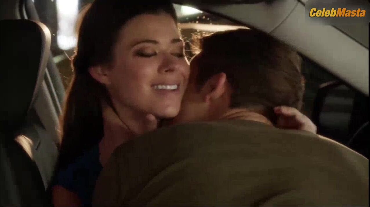 Peyton List Bares Boobs Scene In 90210 - Photo 1 of 5