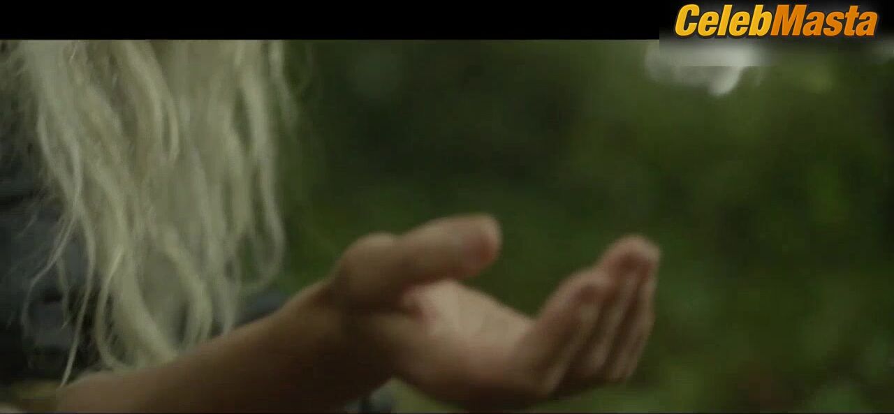 Olwen Fouere Shows Tits, Bush Scene In The Survivalist - Photo 3 of 5 photo 5