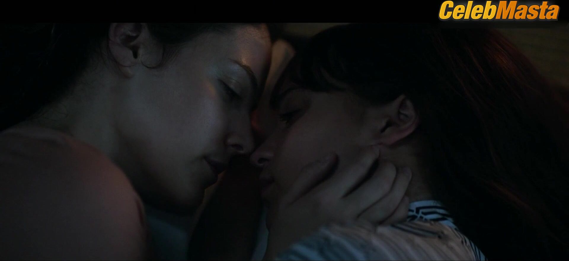 Alicia Vikander Riley Keough And ’s Lesbian Sex Scene - Photo 1 of 5 photo 2