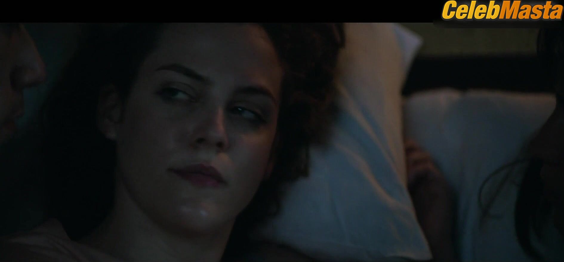 Alicia Vikander Riley Keough And ’s Lesbian Sex Scene - Photo 1 of 5 photo 5