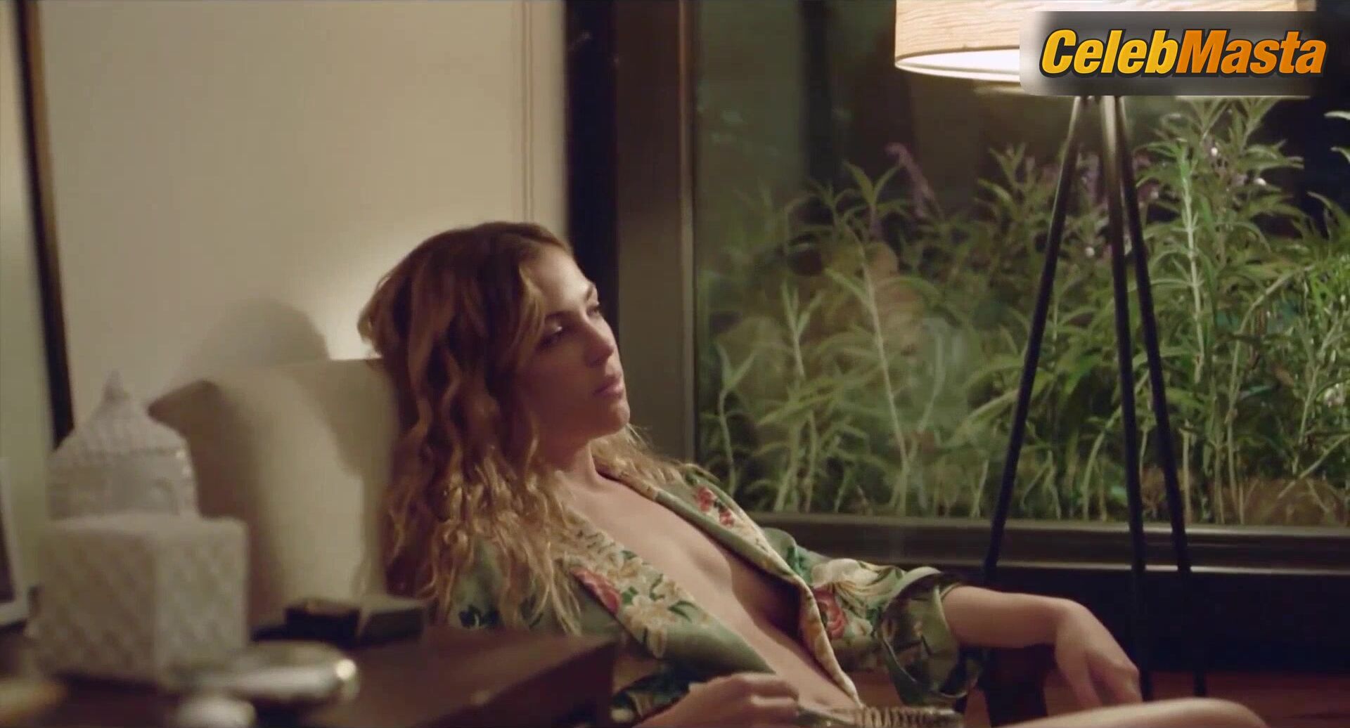 Paulina Davila ’s Tits Scene In Aqui En La Tierra - Photo 2 of 5 photo 1