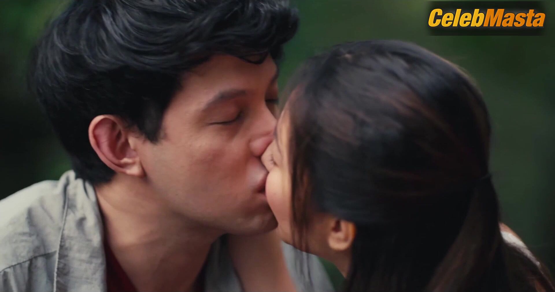 Rob Guinto Shows Butt And Boobs Scene In Ligaw - Photo 1 of 5