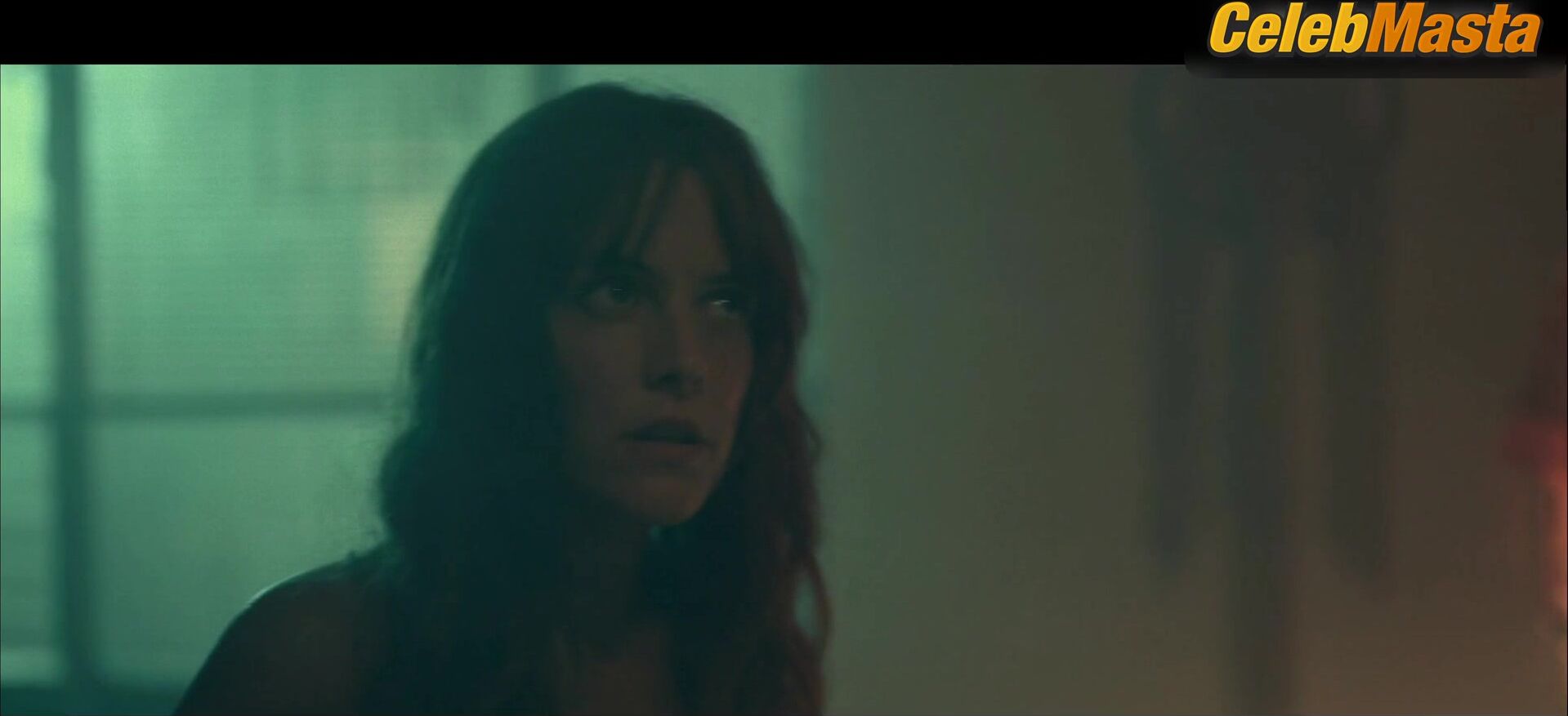 Riley Keough Shows Hot Scene In Daisy Jones & The Six - Photo 1 of 5 photo 2