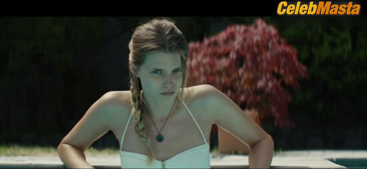 Abbey Lee Riley Keough And Swimsuit Scene In Welcome - Photo 2 of 5