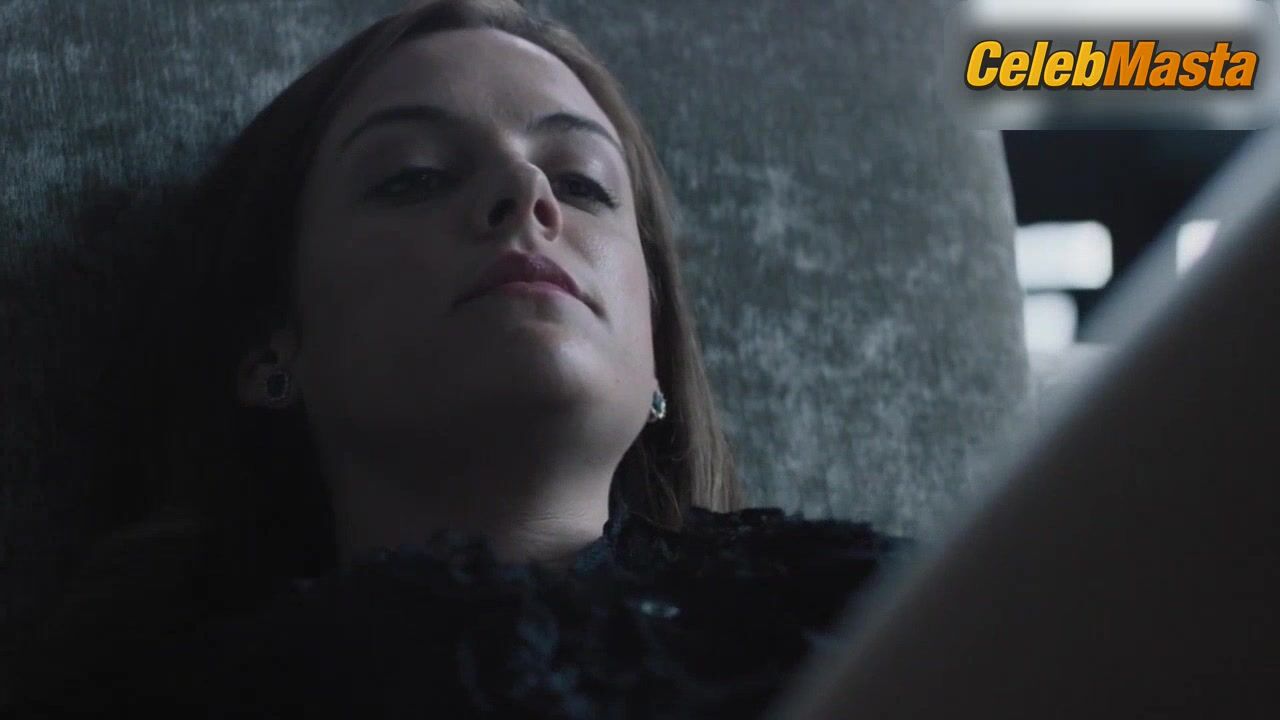 Riley Keough ’s Underwear Scene From The Girlfriend - Photo 2 of 5 photo 4